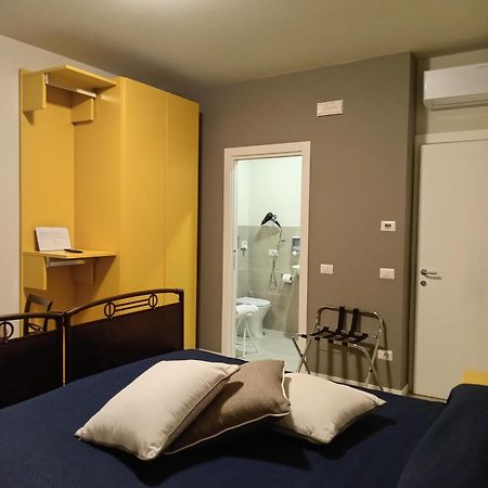 Il Trovatore Rooms Parma Esterno foto