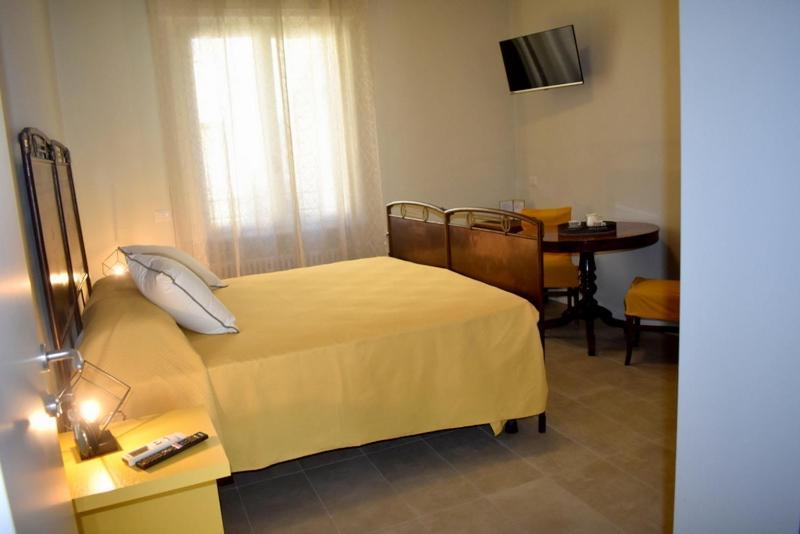 Il Trovatore Rooms Parma Esterno foto
