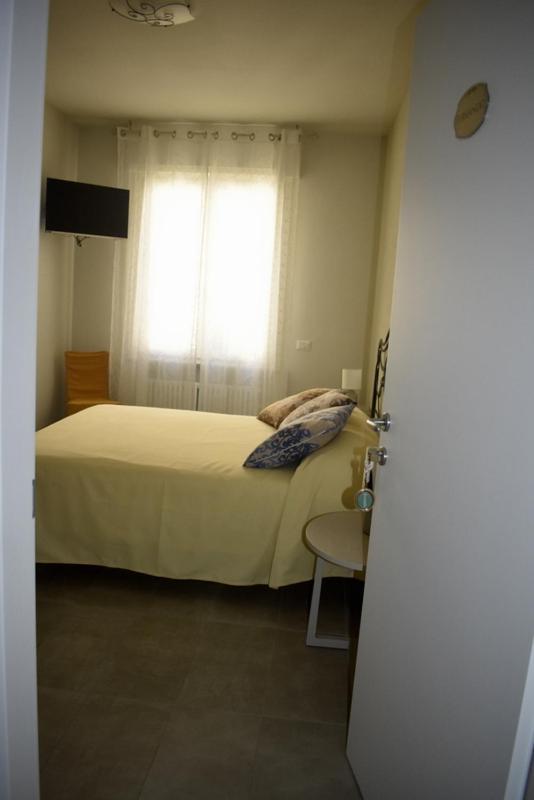 Il Trovatore Rooms Parma Esterno foto